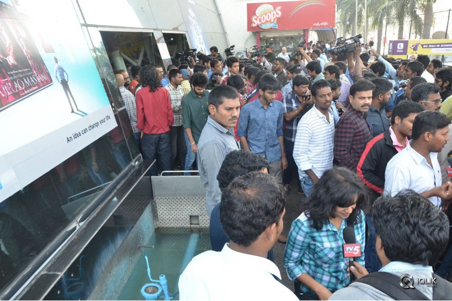 Celebs-Watching-Gautamiputra-Satakarni-Movie-At-IMAX